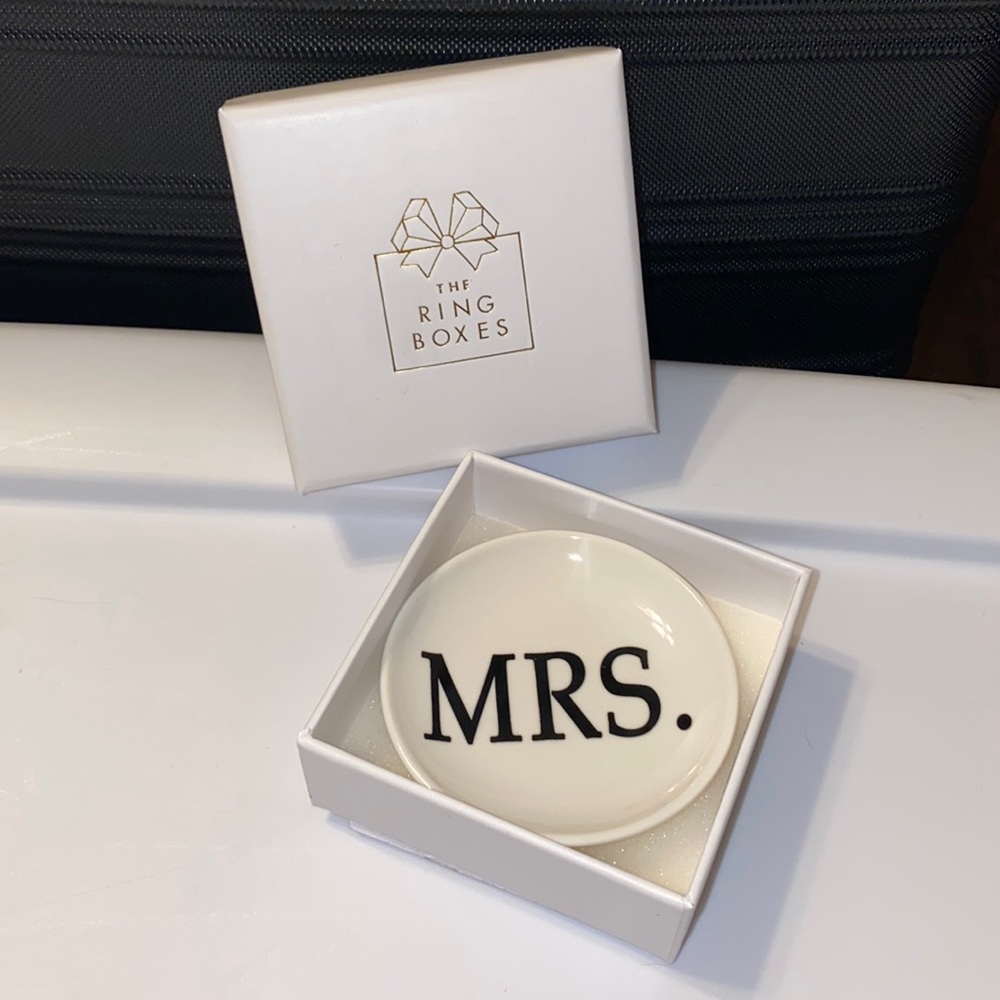 Mrs. Ring dish. Brand new